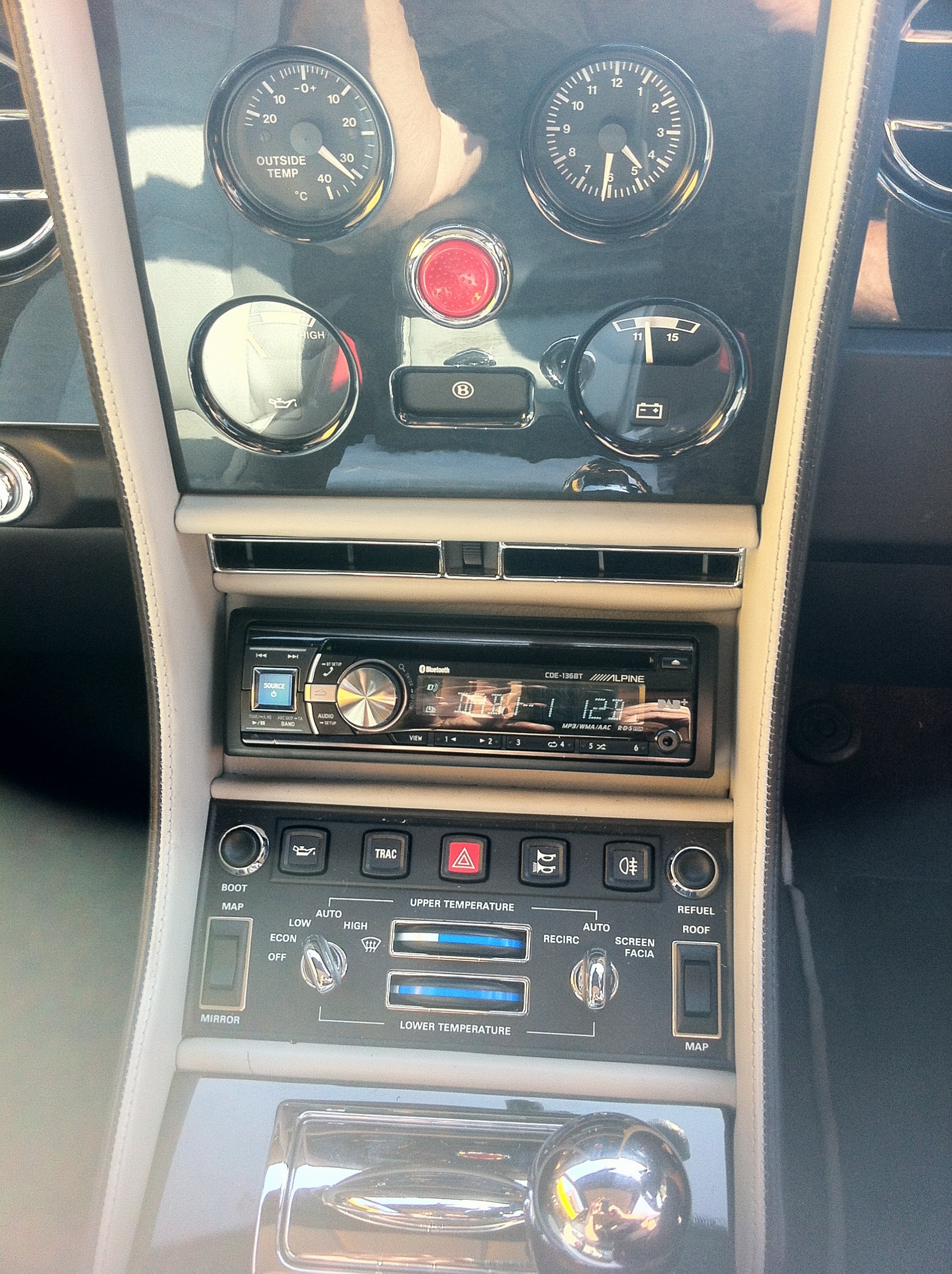 Bentley With Retrofit DAB, Bluetooth and iPod Interior